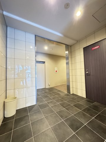 神戸海岸通　萬利Residenceのロビー