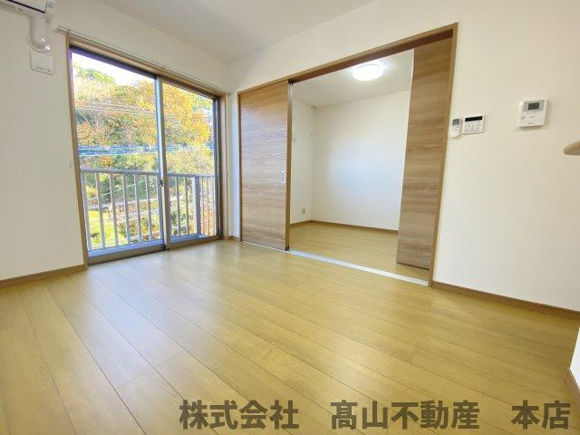 グラン岡垣Ⅲの居間・リビング