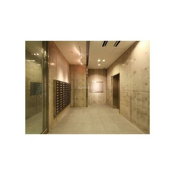 大阪市中央区北久宝寺町３丁目の賃貸マンションのロビー