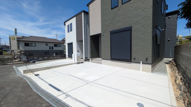【駐車場】