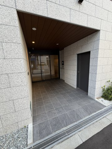 クレアーレ元町のエントランス