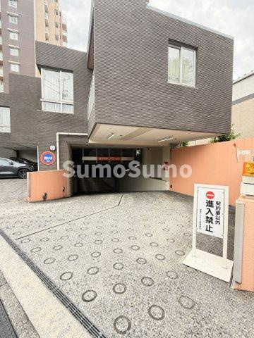 用賀レジデンスの駐車場