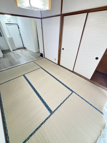 東園田マンション（東園田町5丁目）の和室