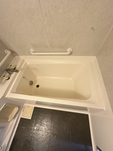 グランドステータス清川ビルの浴室