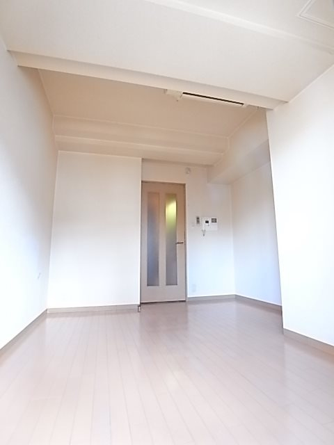 ロイヤルヒル神戸三ノ宮Ⅱの居間・リビング