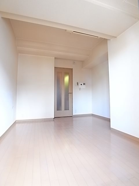 ロイヤルヒル神戸三ノ宮Ⅱの居間・リビング