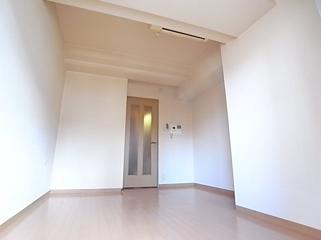 ロイヤルヒル神戸三ノ宮Ⅱの居間・リビング
