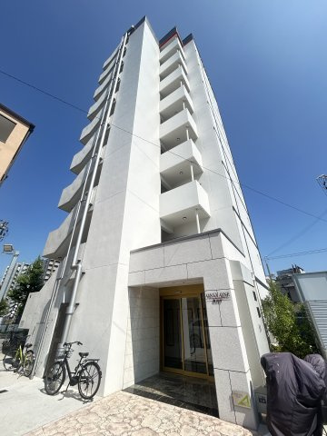 ONLYONE灘南通の外観