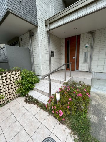 サテライト芦屋船戸町のエントランス