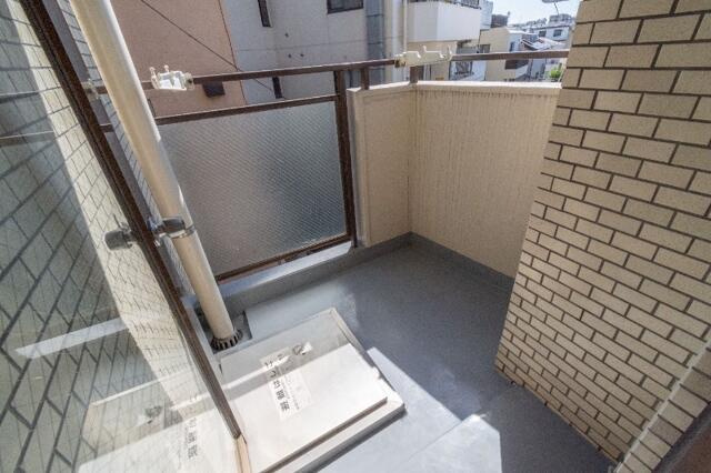 グレイス池尻大橋のバルコニー