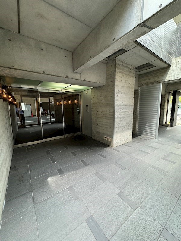 ADWResidence松屋町のエントランス