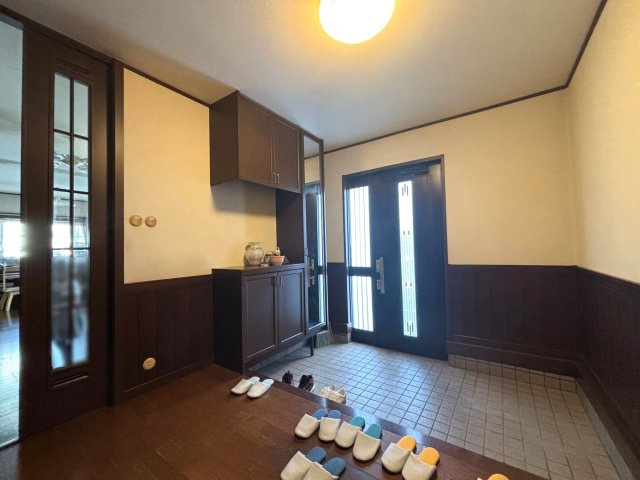 北名古屋市北野五反畑戸建の玄関