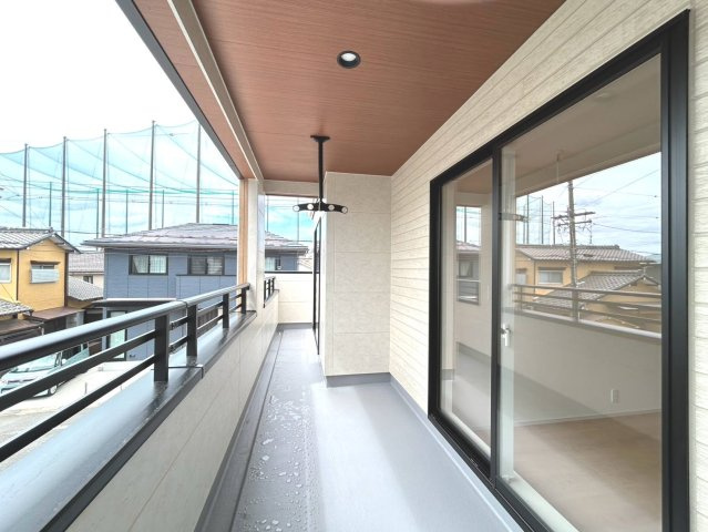 【商談中】ブルーミングガーデン　丹羽郡扶桑町大字高雄覚王寺前　全3区画分譲のバルコニー|バルコニーは南向きで洗濯物もよく乾きます！