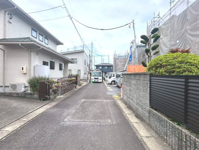 ブルーミングガーデン　丹羽郡扶桑町大字高雄覚王寺前　全3区画分譲の前面道路含む現地写真|「現地（2026年5月29日）撮影」　
■前面道路　
■ヤマダ不動産　株式会社リライフ