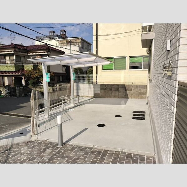 セゾン ド ヴェールの駐車場