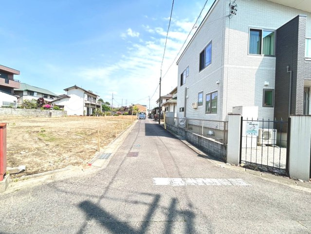 ブルーミングガーデン　丹羽郡扶桑町大字高雄覚王寺前　全3区画分譲の前面道路含む現地写真|「現地（2026年4月28日）撮影」　　
■前面道路　
■ヤマダ不動産　株式会社リライフ