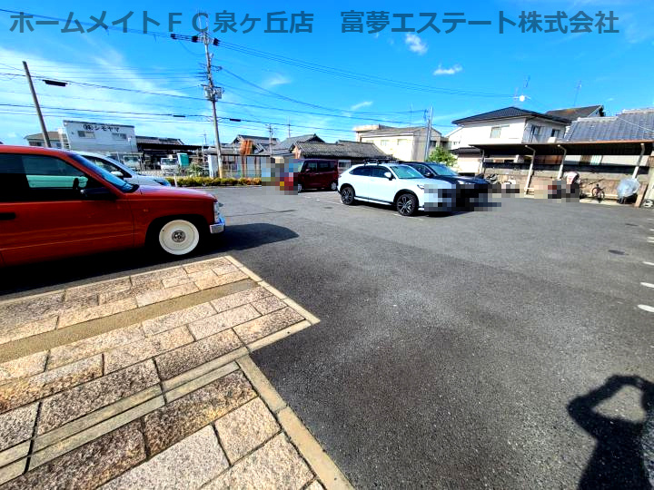 グレース辻之の駐車場