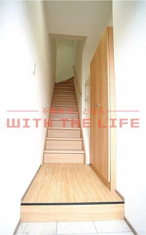 L-bloom東櫛原【キャッシュバック対象】の玄関|シンプルで使いやすいトイレです