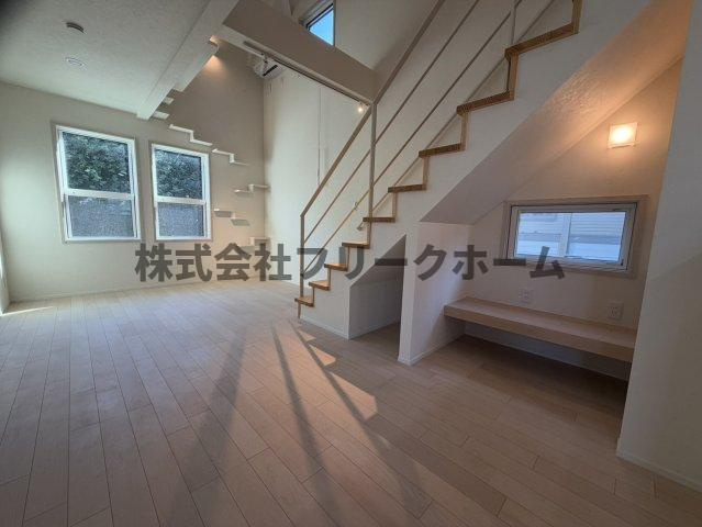 小金井市梶野町３丁目の一戸建ての居間・リビング