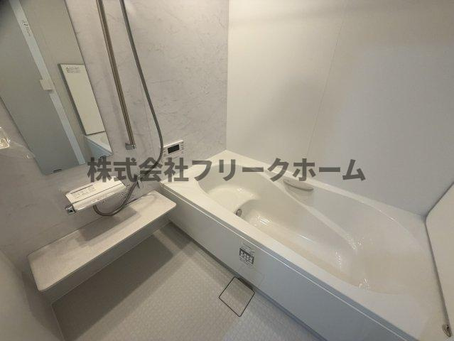 小金井市梶野町３丁目の一戸建ての浴室