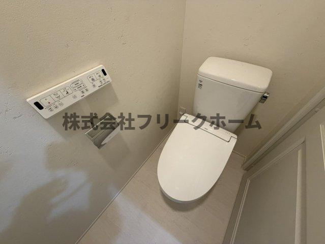 小金井市梶野町３丁目の一戸建てのトイレ