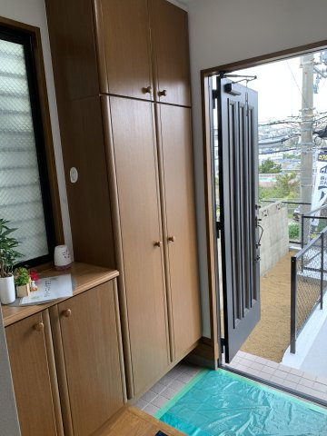 神戸市垂水区乙木２丁目　中古戸建の玄関