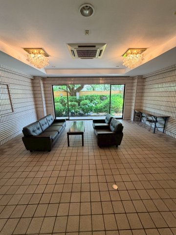 ☆選べる家具プレゼント☆ライオンズガーデン松山紅葉町のエントランス