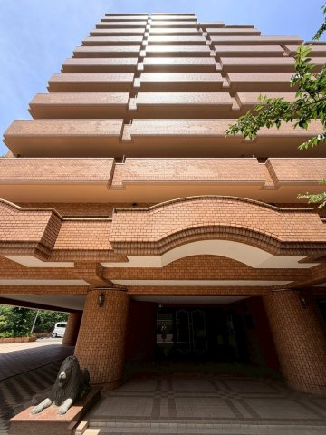 ☆選べる家具プレゼント☆ライオンズガーデン松山紅葉町のエントランス