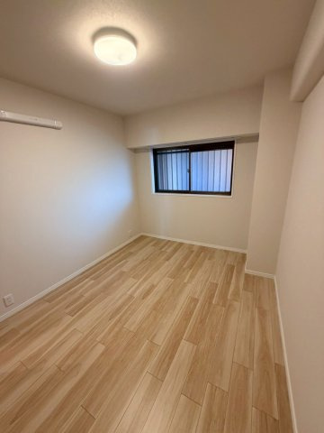 ☆選べる家具プレゼント☆ライオンズガーデン松山紅葉町の洋室