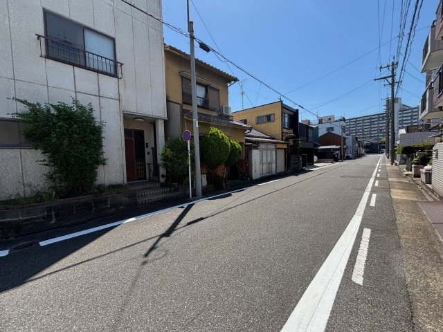 南区六条町一丁目土地の前面道路含む現地写真