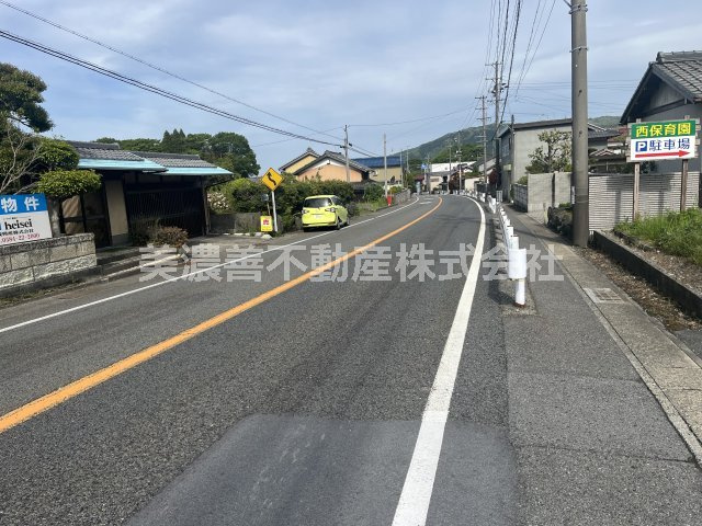 ６６８２１　不破郡関ケ原土地の前面道路含む現地写真