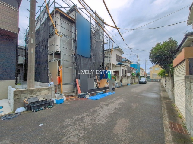 越谷市大字袋山 新築分譲住宅の前面道路含む現地写真