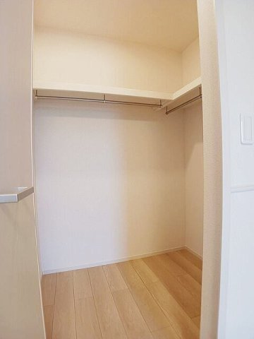 ヒカルサ鳥栖今泉サウスの収納|ウォークインクローゼットなので収納豊富です☆