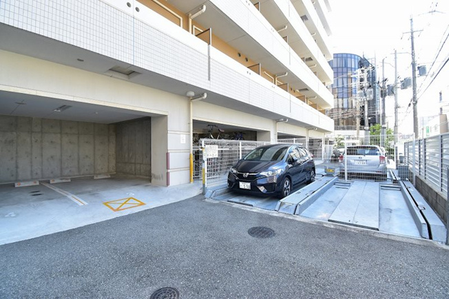 【駐車場】セレニテ江坂四番館