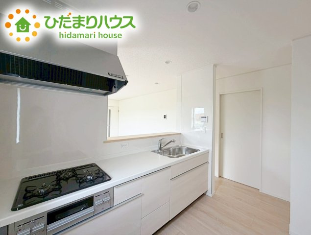 いわき市小名浜住吉第5　新築戸建　2号棟のキッチン|料理をしながらでも、ご家族との会話を楽しめる対面式キッチン♪