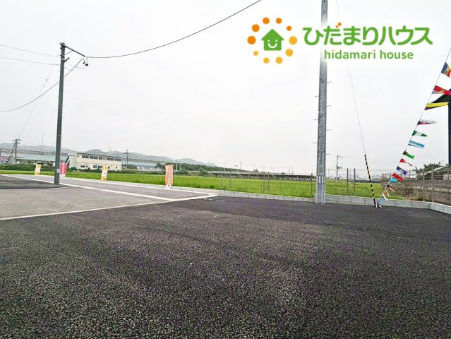 いわき市小名浜住吉第5　新築戸建　1号棟の前面道路含む現地写真|ご家族でお車に乗る方に！駐車場3台分あります！