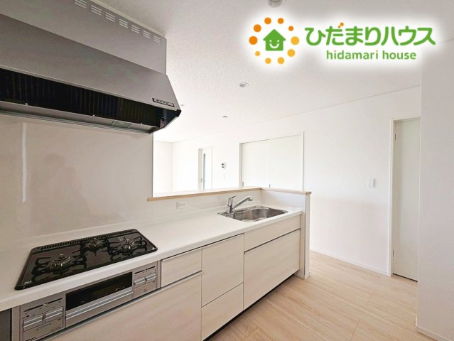 いわき市小名浜住吉第5　新築戸建　1号棟のキッチン|料理をしながらでも、ご家族との会話を楽しめる対面式キッチン♪