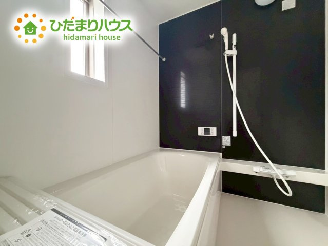 いわき市小名浜住吉第5　新築戸建　3号棟の浴室|"何歳まで一緒に入ってくれるだろうか・・・。
広いお風呂は、お子様と一緒に入るバスタイムがより楽しくなります。"