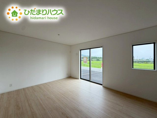 いわき市小名浜住吉第5　新築戸建　3号棟の居間・リビング|お子様が元気に遊べる広々としたリビングです。