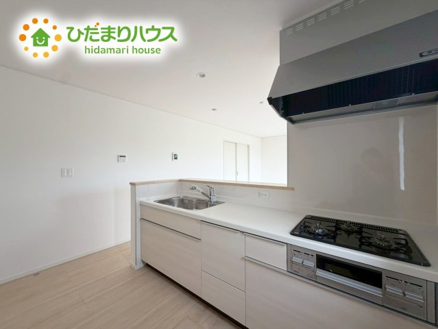 いわき市小名浜住吉第5　新築戸建　3号棟のキッチン|カウンターは少し高くなってますので、手元が隠れて来客からは見えにくくなってます♪