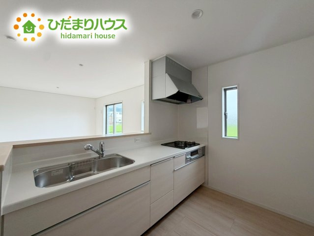 いわき市小名浜住吉第5　新築戸建　3号棟のキッチン|家族と会話しながら料理できるオープンカウンター♪