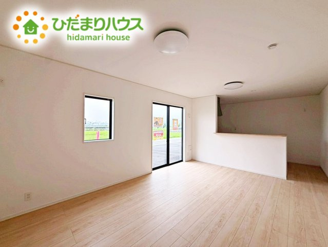 いわき市小名浜住吉第5　新築戸建　4号棟の居間・リビング|早くお仕事終わらせて、家に帰りたくなるようなリビングです(^^♪