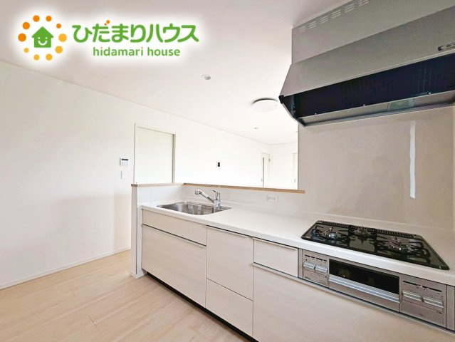 いわき市小名浜住吉第5　新築戸建　4号棟のキッチン|料理をしながらでも、ご家族との会話を楽しめる対面式キッチン♪