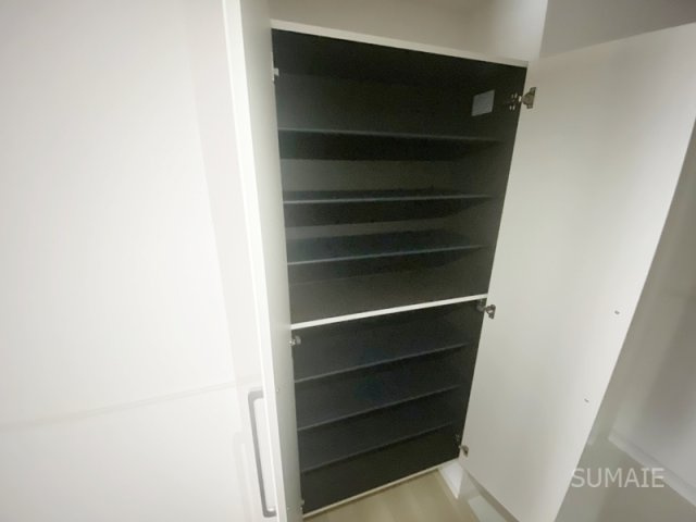 ヒカルサ大宮三橋の収納|シューズボックス完備！