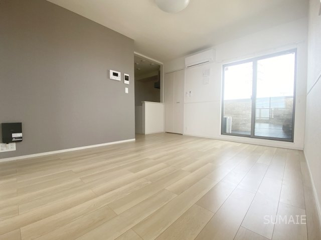 ヒカルサ大宮三橋の洋室|きれいなフローリングです！