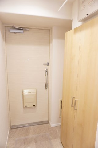 メイツ草加の玄関