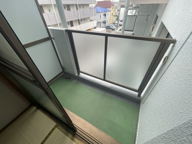 セルサス大道弐番館のバルコニー
