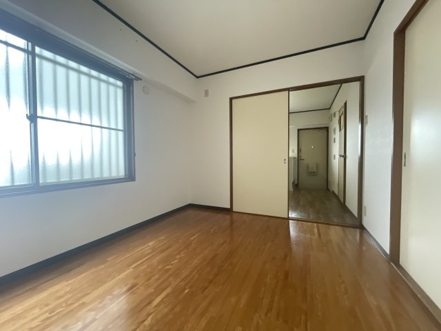 セルサス大道弐番館の居間・リビング