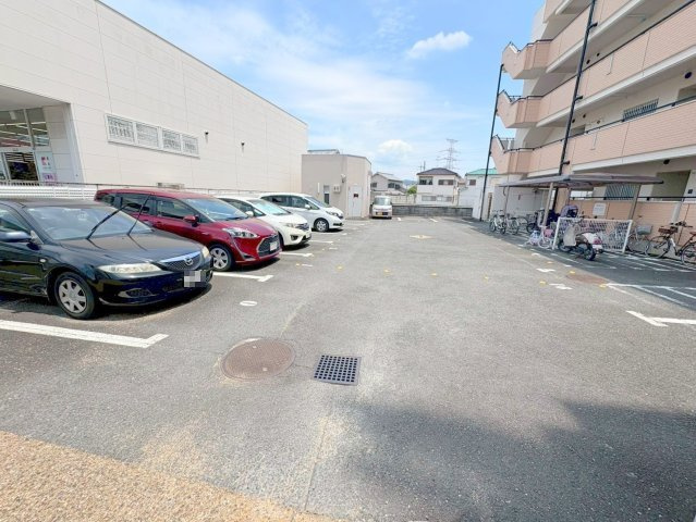 アウフヘーベン東宝塚の駐車場|駐車場に車を止められます
