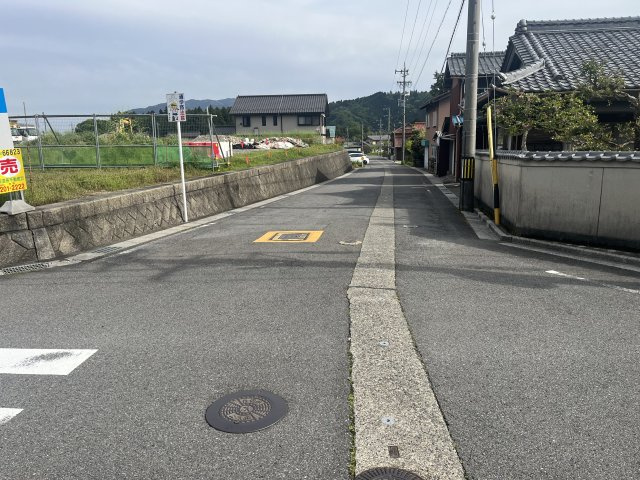 ６６８２３　不破郡関ケ原土地の前面道路含む現地写真